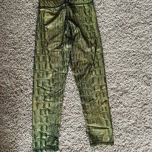 Zara Terez Green Alligator Skin Pattern Leggings